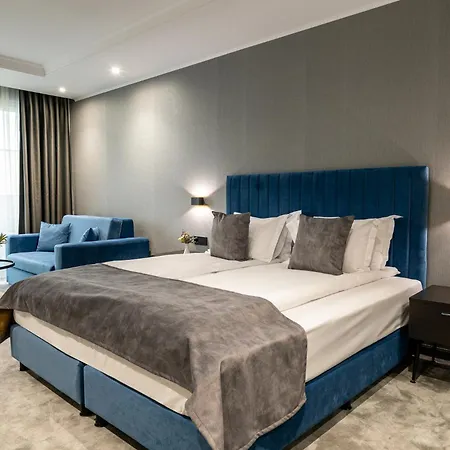 Empire Balneo & מלון 5*