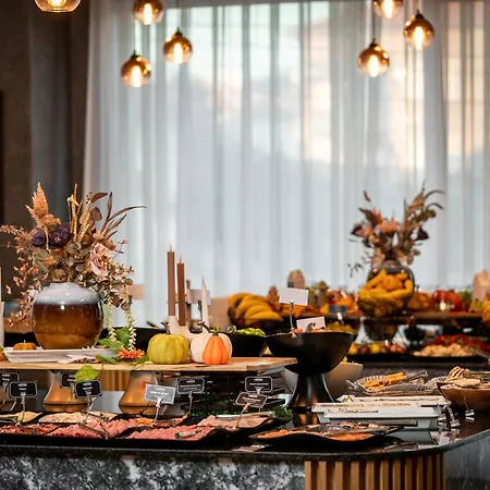 Hotell Empire Balneo & Chisarja