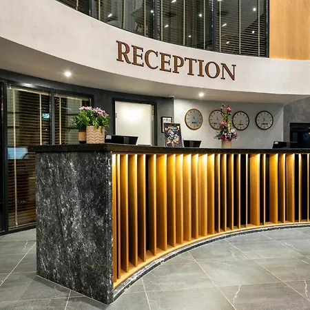 Hotell Empire Balneo &