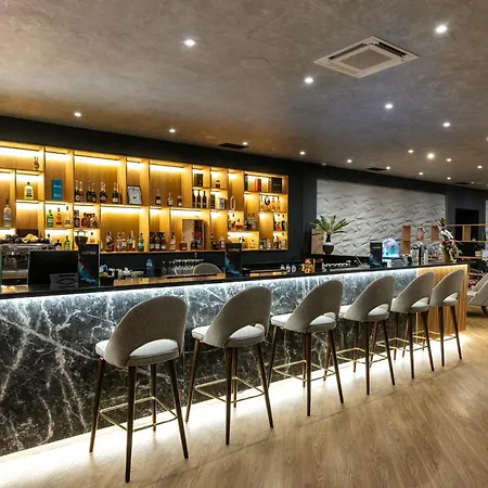 Hotel Empire Balneo & 5*