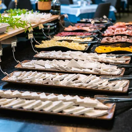 מלון Empire Balneo &