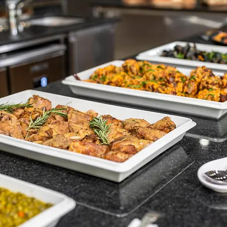 Empire Balneo & מלון היסריה