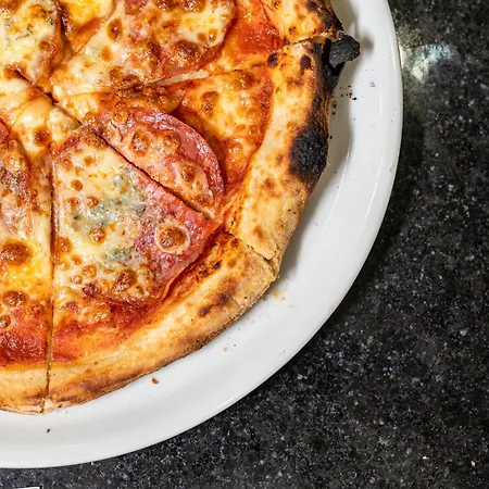 Empire Balneo & מלון 5*