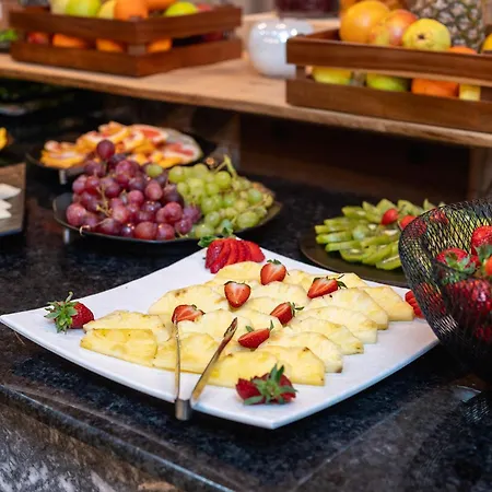 מלון Empire Balneo & היסריה