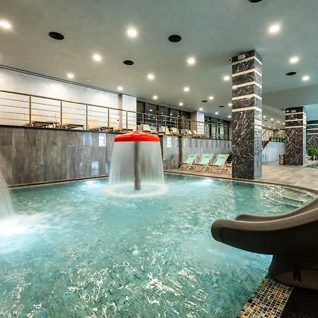 Hotel Empire Balneo & 5*