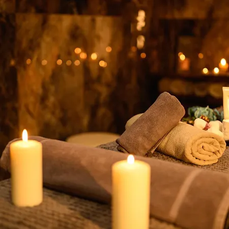 Empire Balneo & מלון 5*