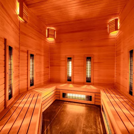 Empire Balneo & 5* היסריה