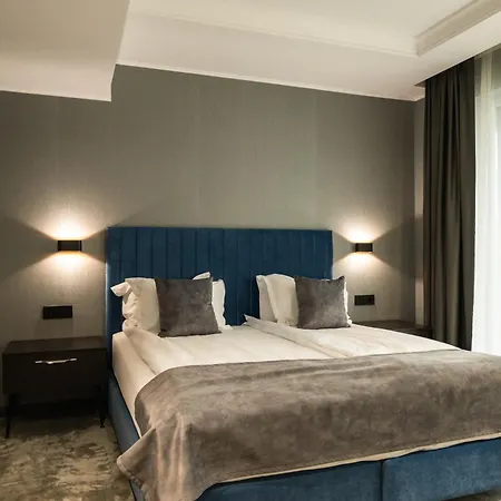 Hotel Empire Balneo & 5*