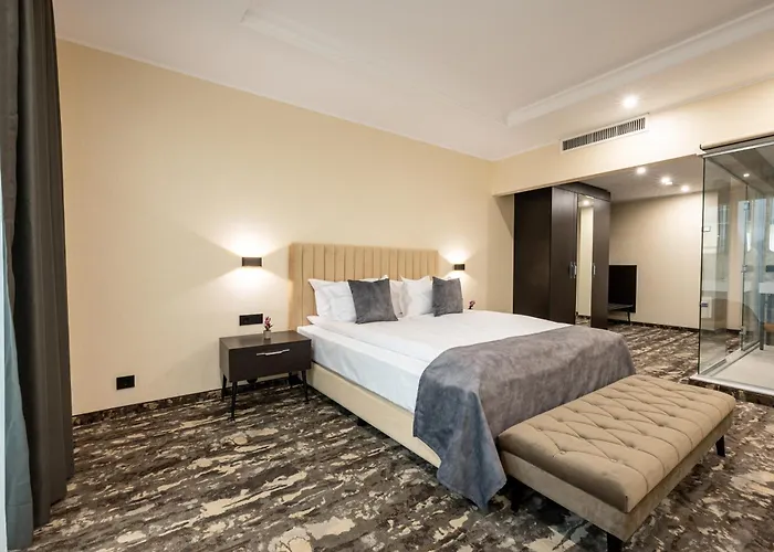 Empire Balneo & Хотел