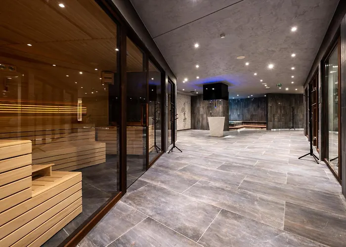 Empire Balneo & Хотел Хисаря