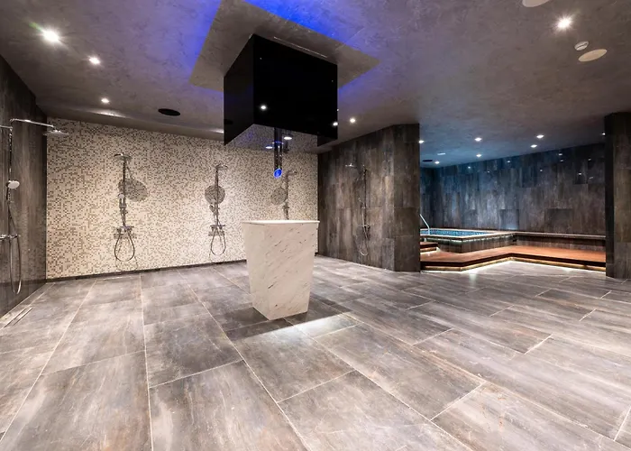 Empire Balneo & 5* Хисаря