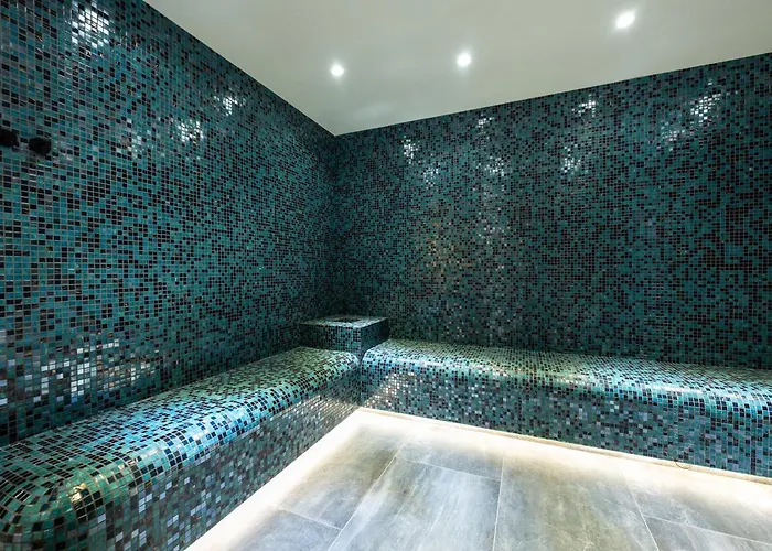 Empire Balneo & Хотел 5*